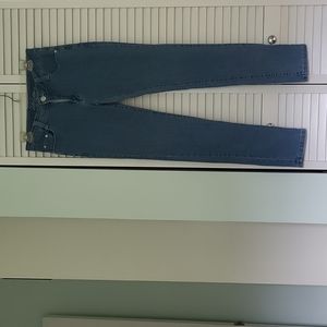 Like new, cotton spandex blend skinny jeans